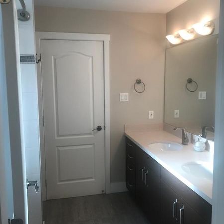 Large Suite With Separate Bathroom Richmond Exterior photo