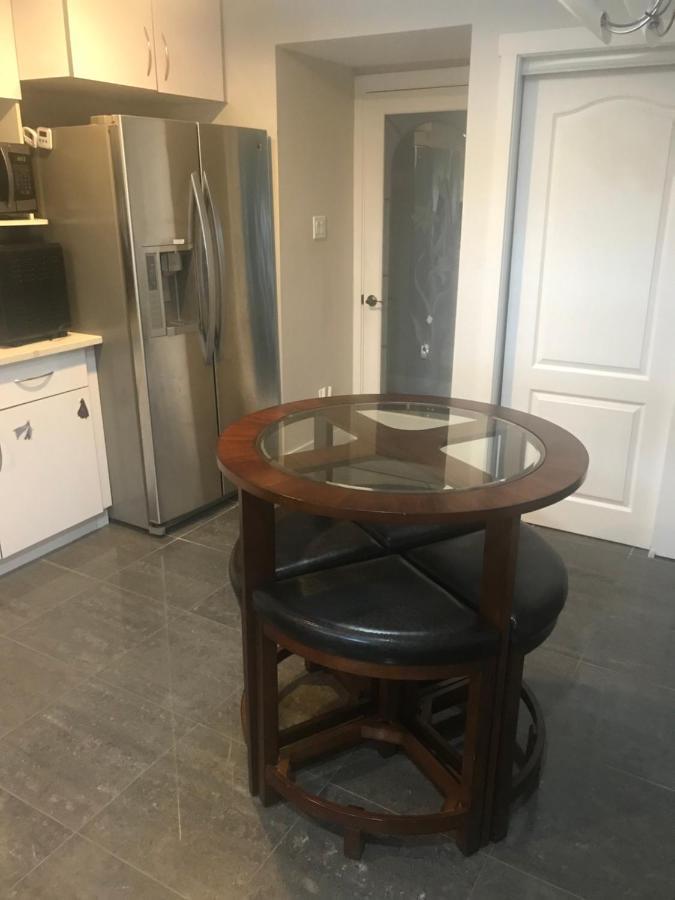 Large Suite With Separate Bathroom Richmond Exterior photo